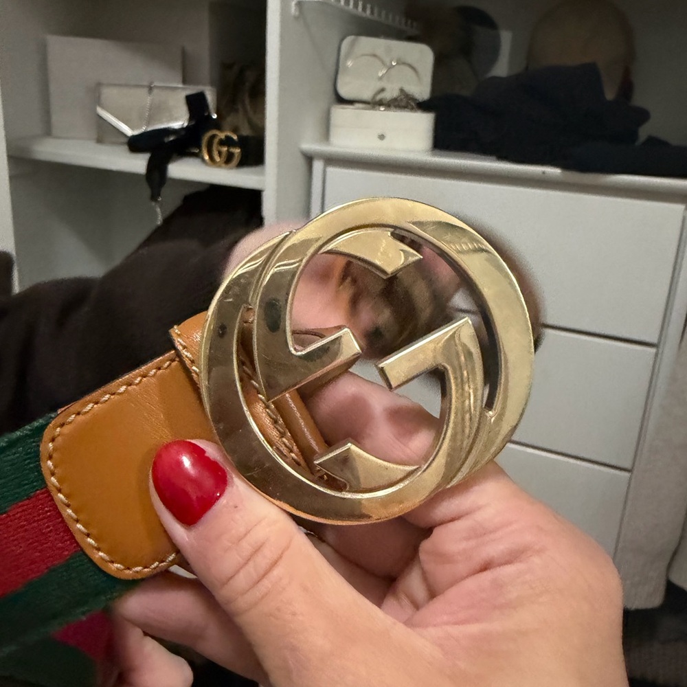 Gucci Belt with Green and Red Stripes and Gold Buckle - Picture 3 of 4